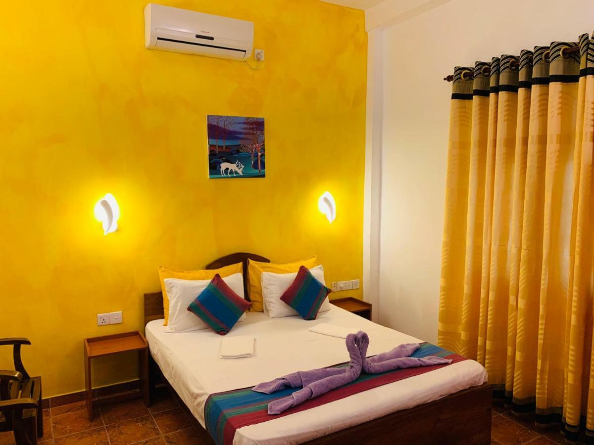 Sam's Guest House Unawatuna Extérieur photo