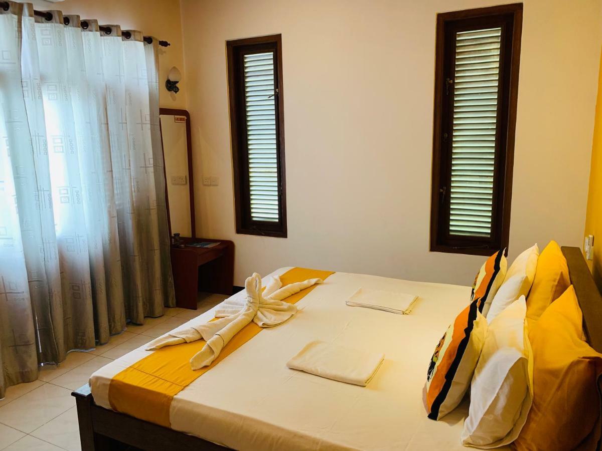 Sam's Guest House Unawatuna Extérieur photo